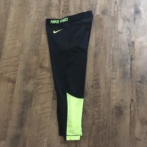 Nike Pro Womens Capri Running Leggings